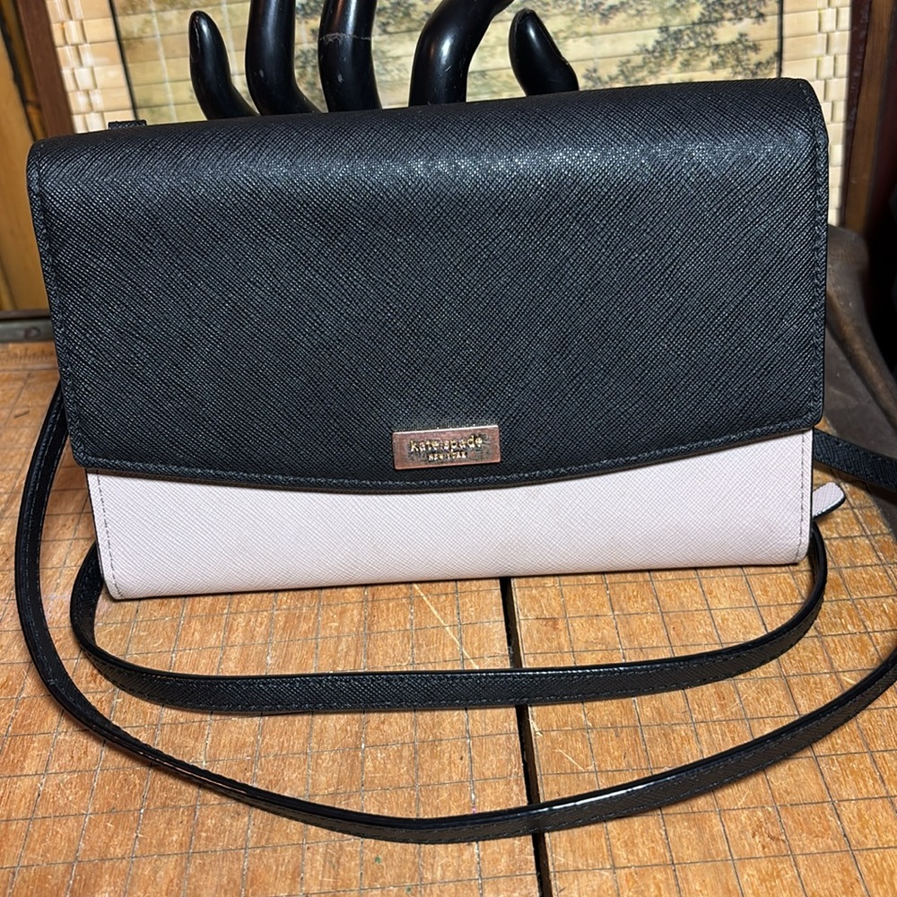 2 kate spade Crossbody Bags, Wallets w Detachable Strap, Black Cream Leather - Picture 4 of 17